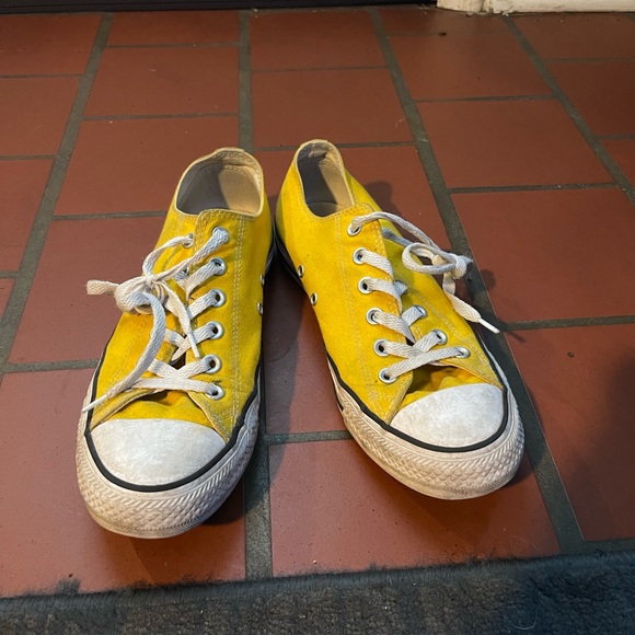 Converse Shoes Size Womens Yellow Converse Used In Great Shape
